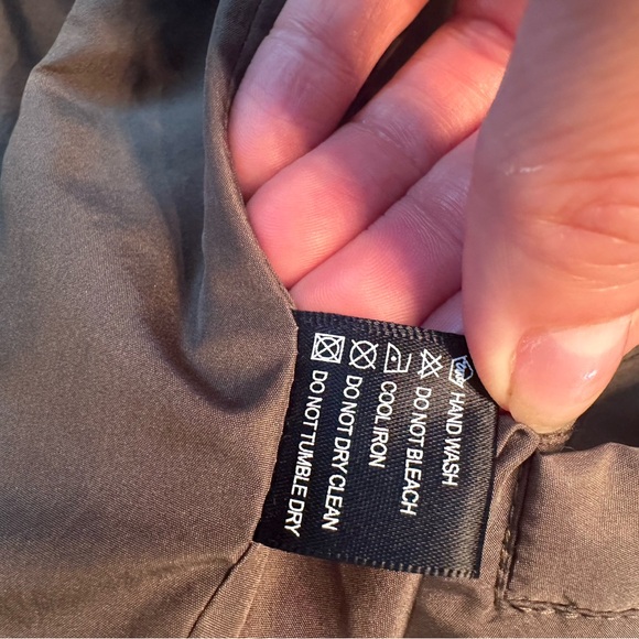 NWOT Vestique Women’s Bomber Jacket size small - Picture 10 of 12